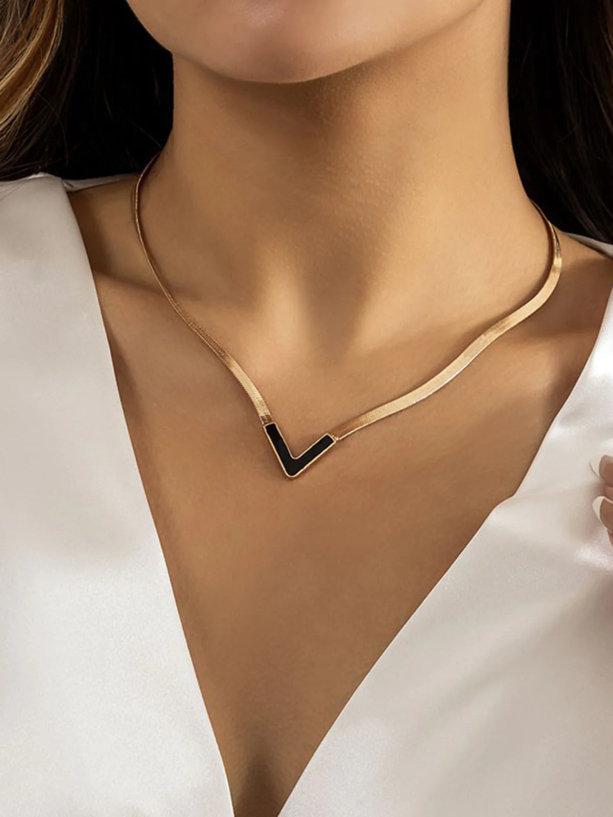 Victoria Charming Necklace - Image 10