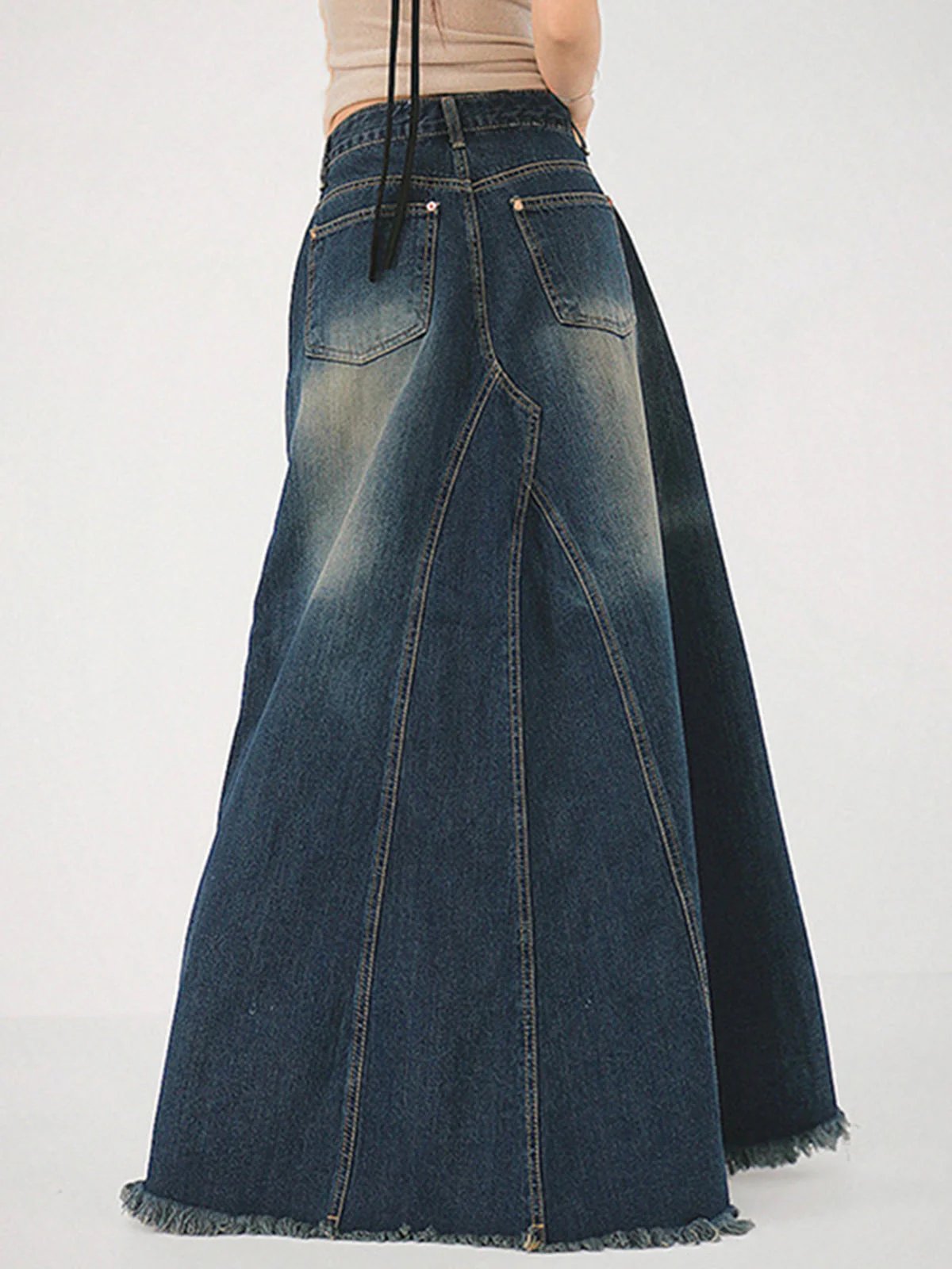 Tassels Hem Graceful Long Denim Skirt - Image 3