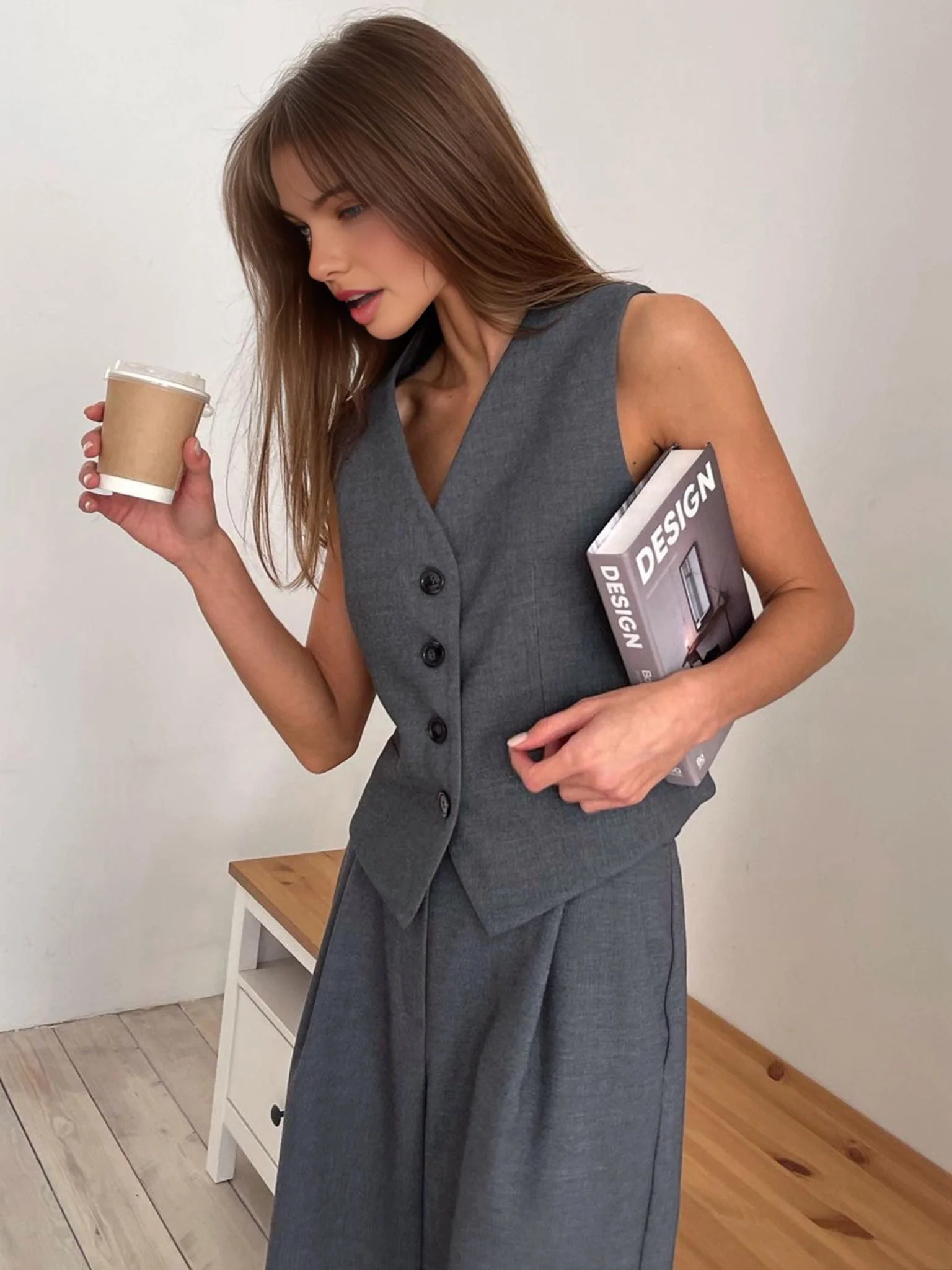 Solid Structured Graceful Suit Vest - Image 2