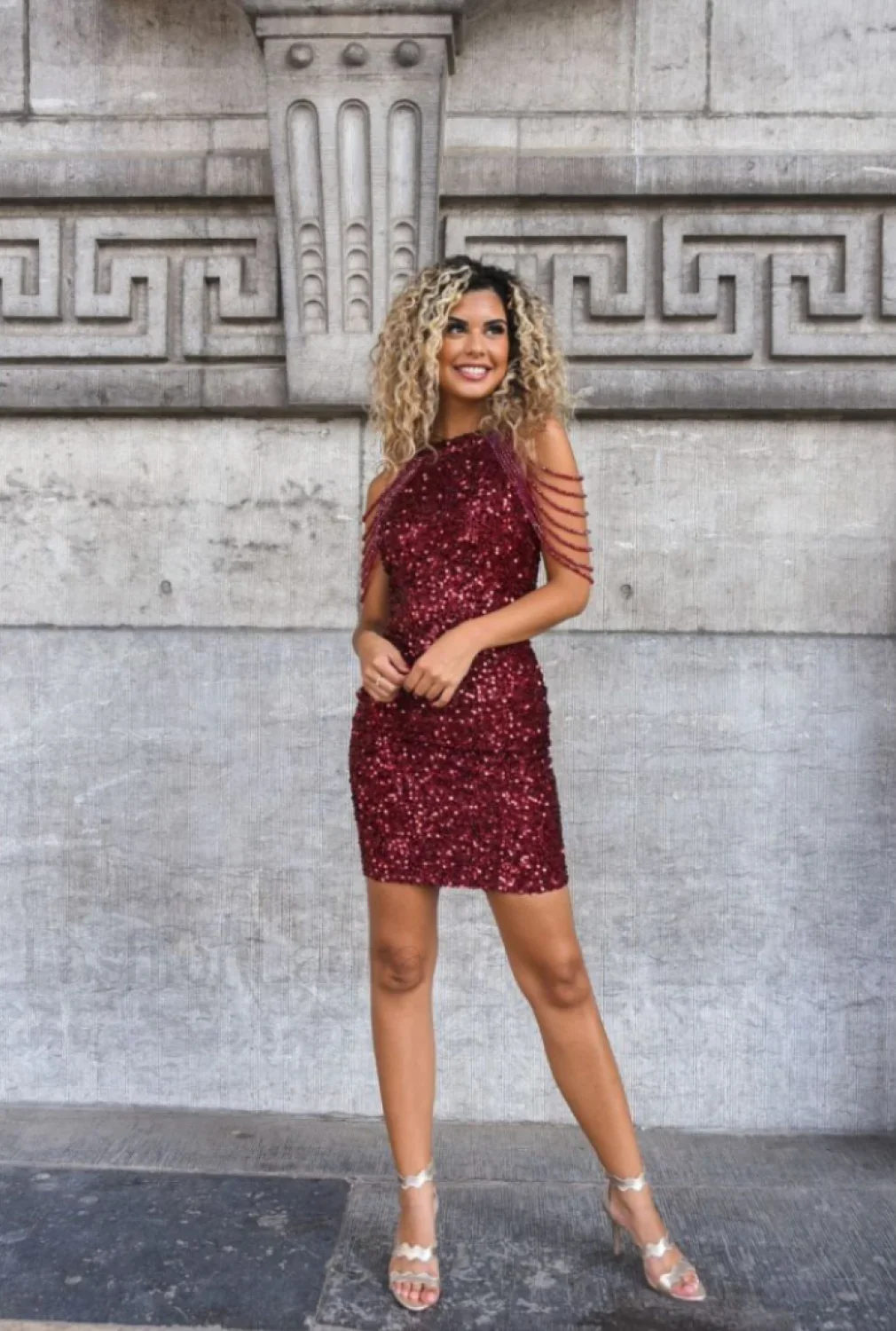 Chain Detail Stylish Sequin Bodycon Dress - Image 21