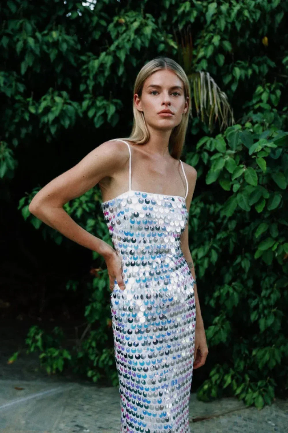 Phoenix Midi Stylish Dress in Sequins - Image 2