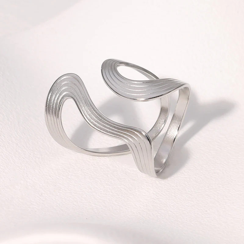Geometric Stainless Steel Band Vintage Design Ring - Image 5