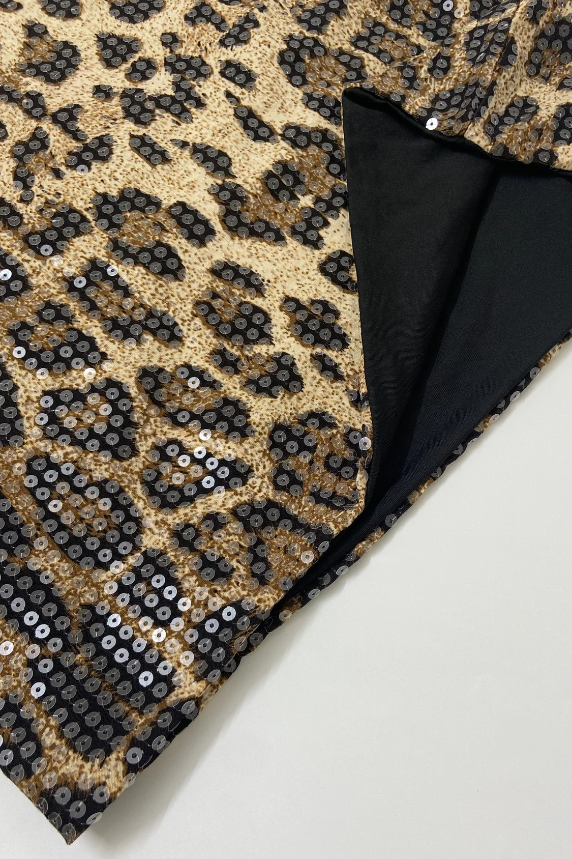 Halter Deep V Leopard Print Mini Dress - Image 10