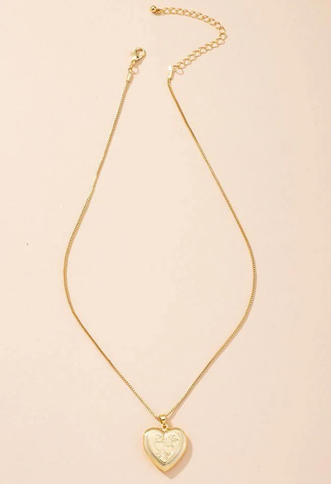 Heart-shaped Pendant Necklace - Image 13
