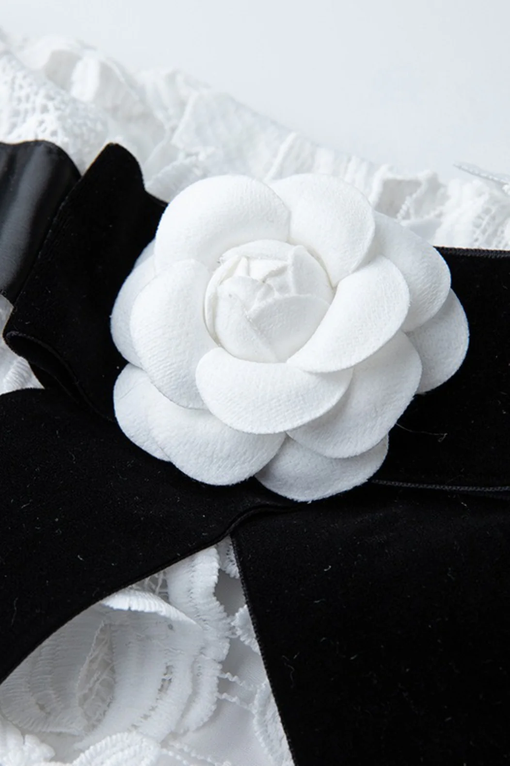 Heavy Lace 3D Embroidery Strapless Camellia Prom Dress - Image 7