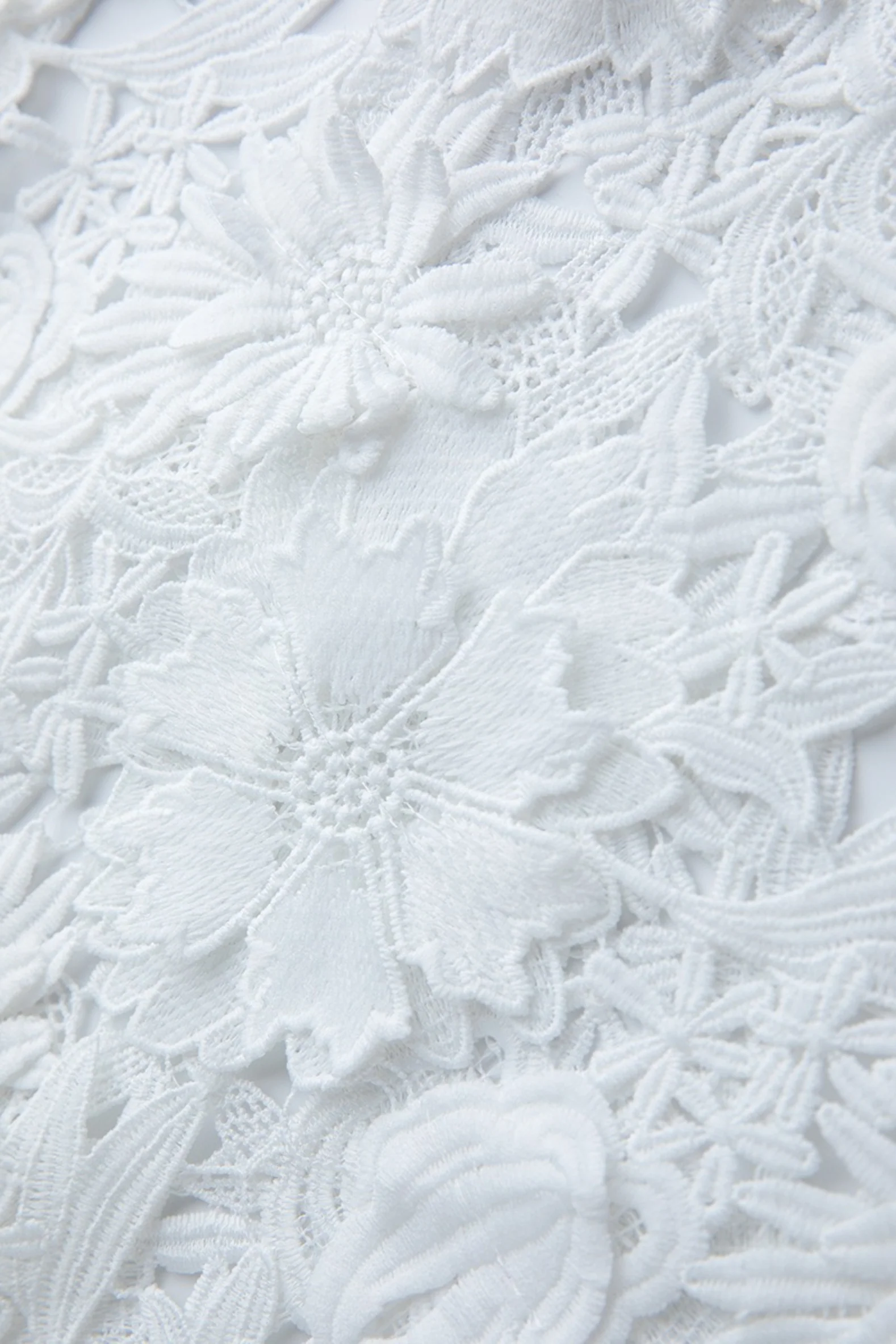 Heavy Lace 3D Embroidery Strapless Camellia Prom Dress - Image 8