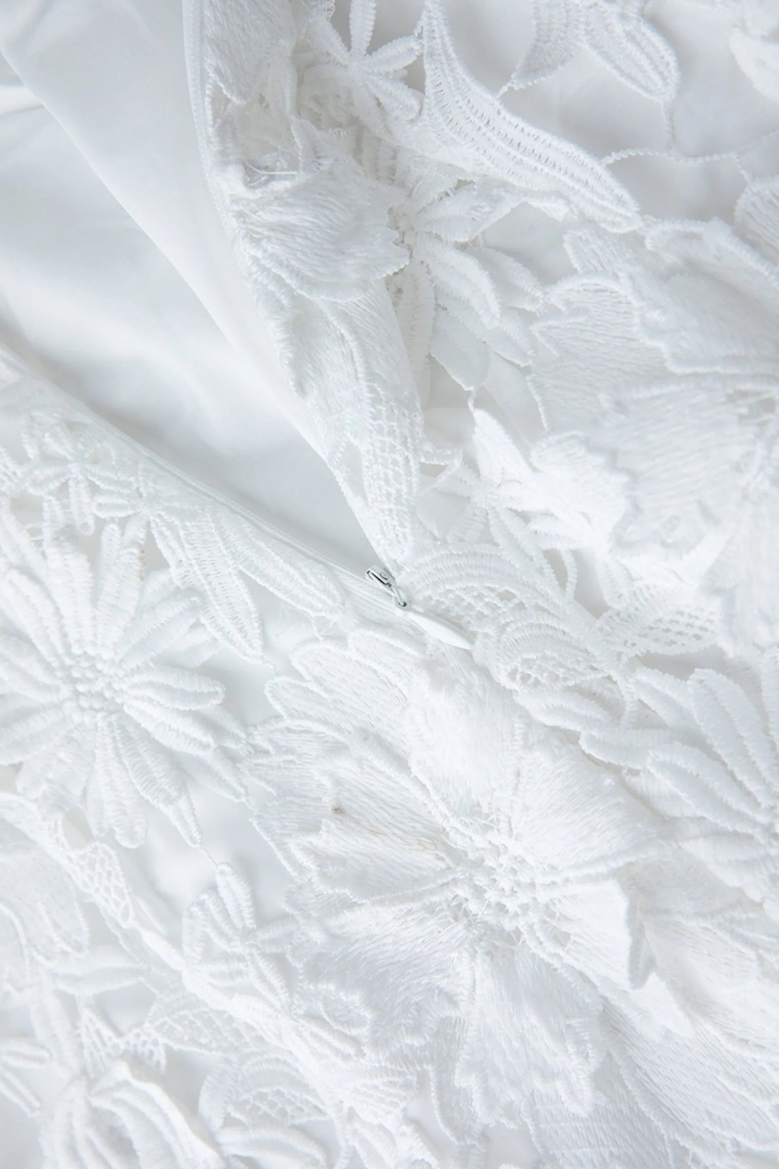 Heavy Lace 3D Embroidery Strapless Camellia Prom Dress - Image 9