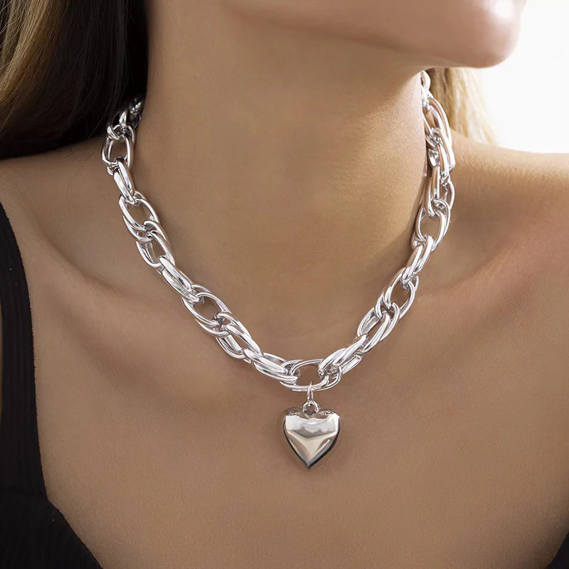 Hollow Out Chunky O Ring Heart Pendant Statement Necklace - Image 4