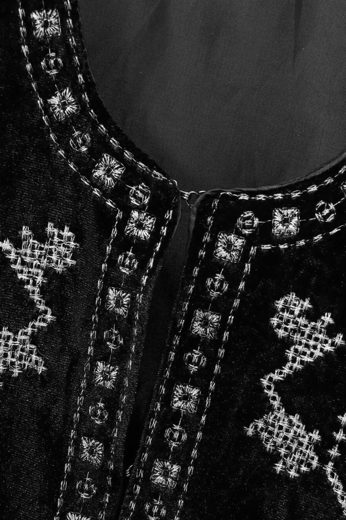 Long Sleeve Embroidered Velvet Jacket - Image 5