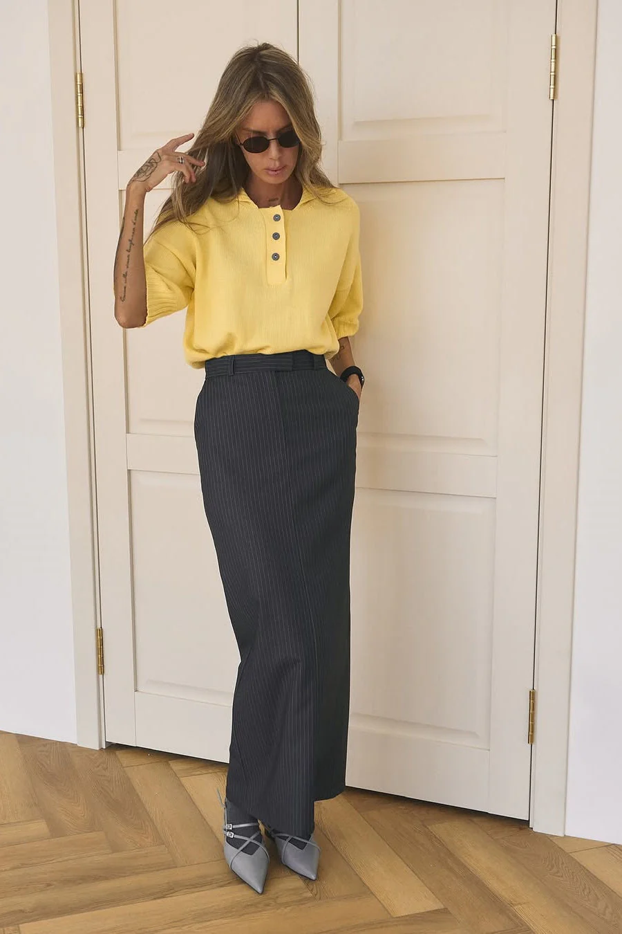Loose Fit Buttoned Knit Polo Sweater - Image 13
