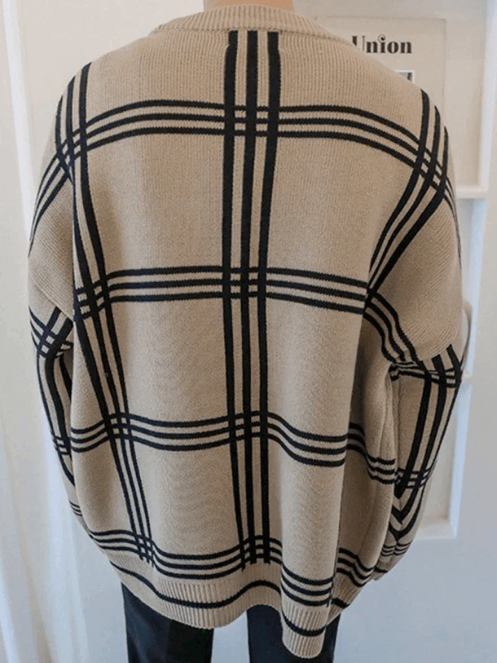 Men's V Neck Checkered Cardigan - Image 12