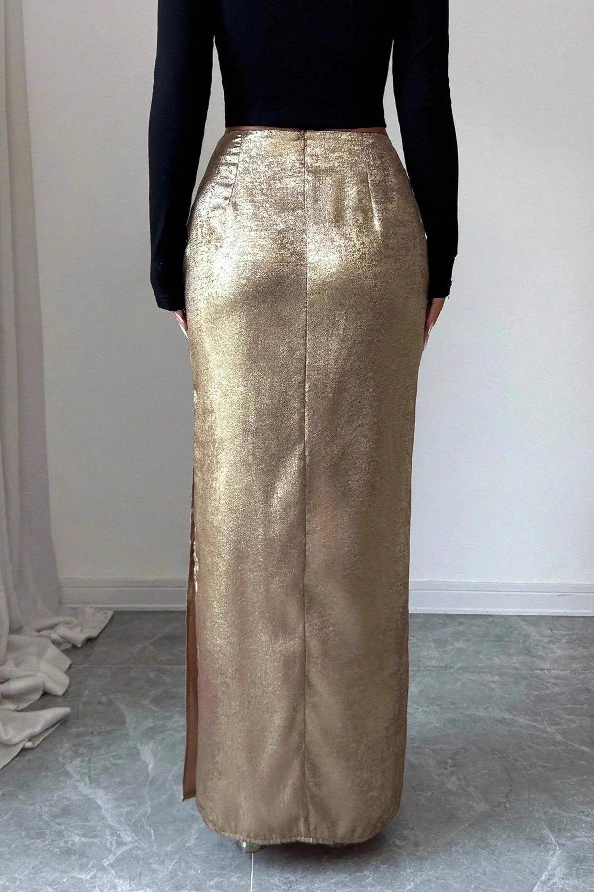 Metallic Ruched Slit Bodycon Pencil Skirt - Image 2