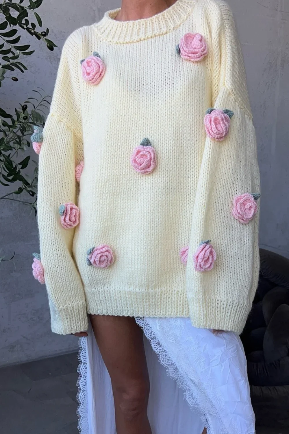 Minimalist 3D Floral Knit Sweater - Image 10
