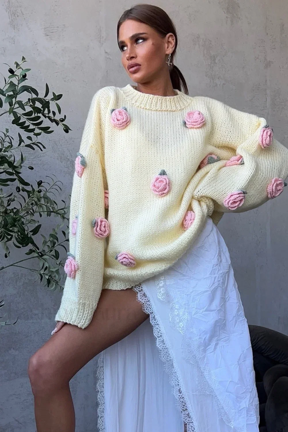 Minimalist 3D Floral Knit Sweater - Image 14