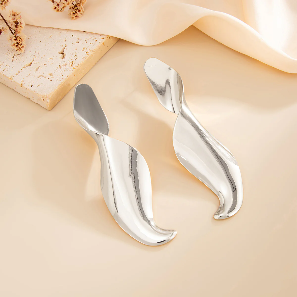 Minimalist Irregular Spiral Geometric Stud Earrings - Image 7