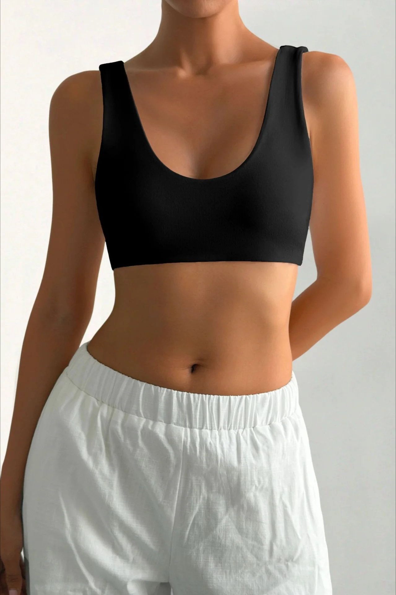 Minimalist Solid U‑Neck Spaghetti Strap Tank Top - Image 3