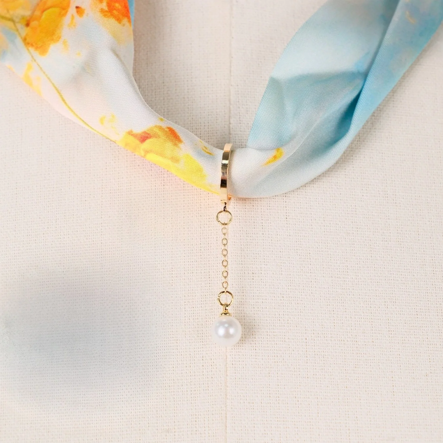 Pearl Magnetic Buckle Oil Painting Neck Scarf - Image 4
