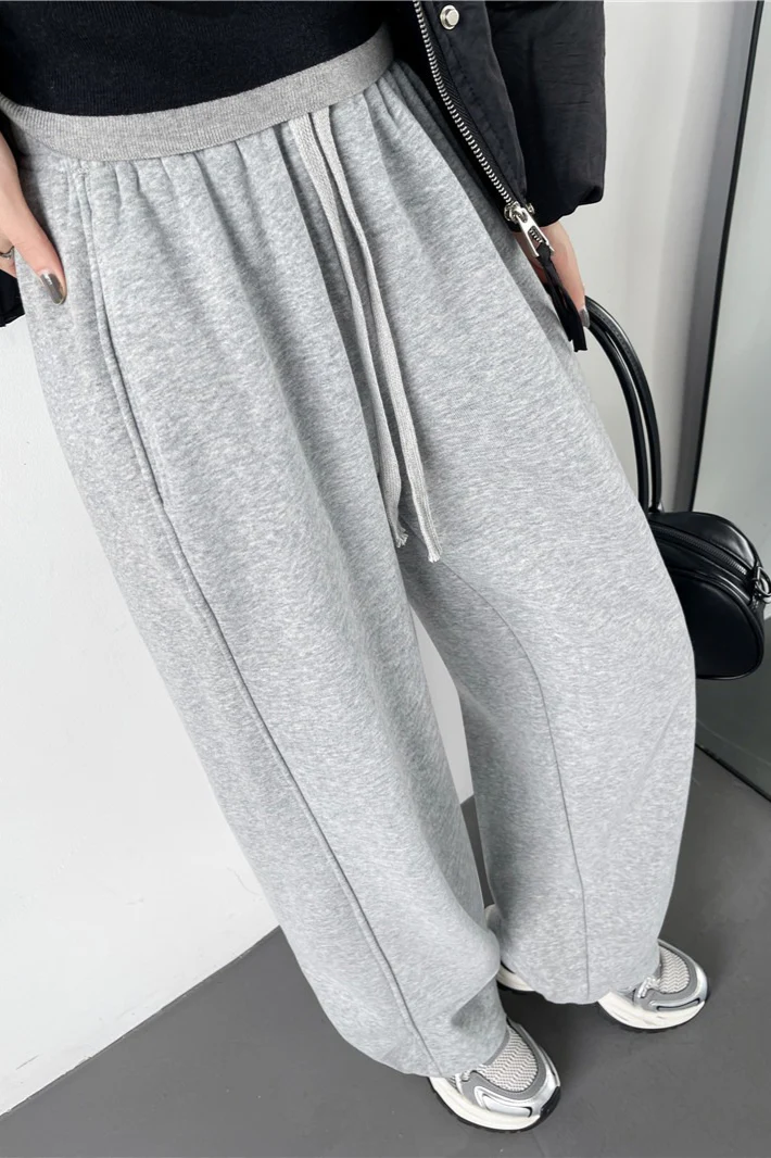 Plush Heavyweight Draped Knit Pants - Image 11