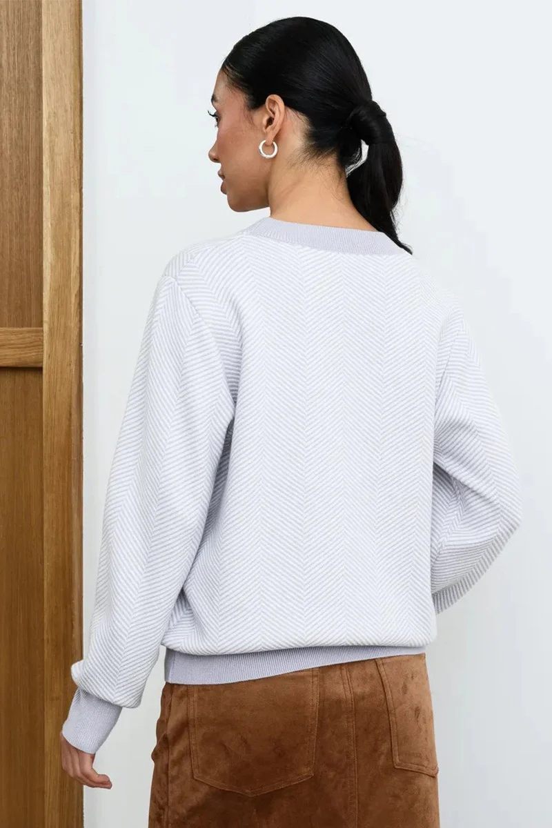 Relaxed Fit Herringbone Knit Sweater - Image 17