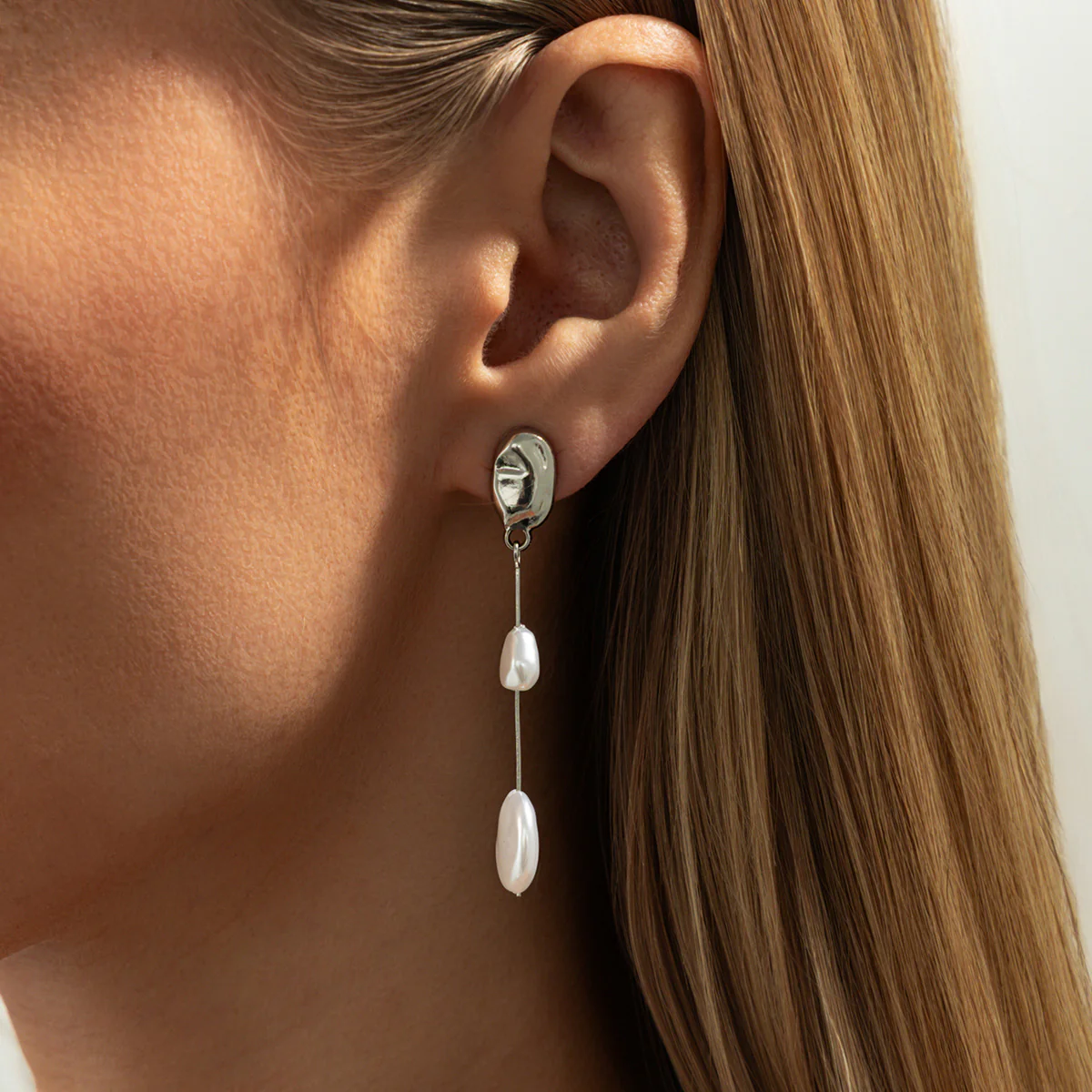 Retro Irregular Faux Pearl Long Metal Geometric Earrings - Image 14