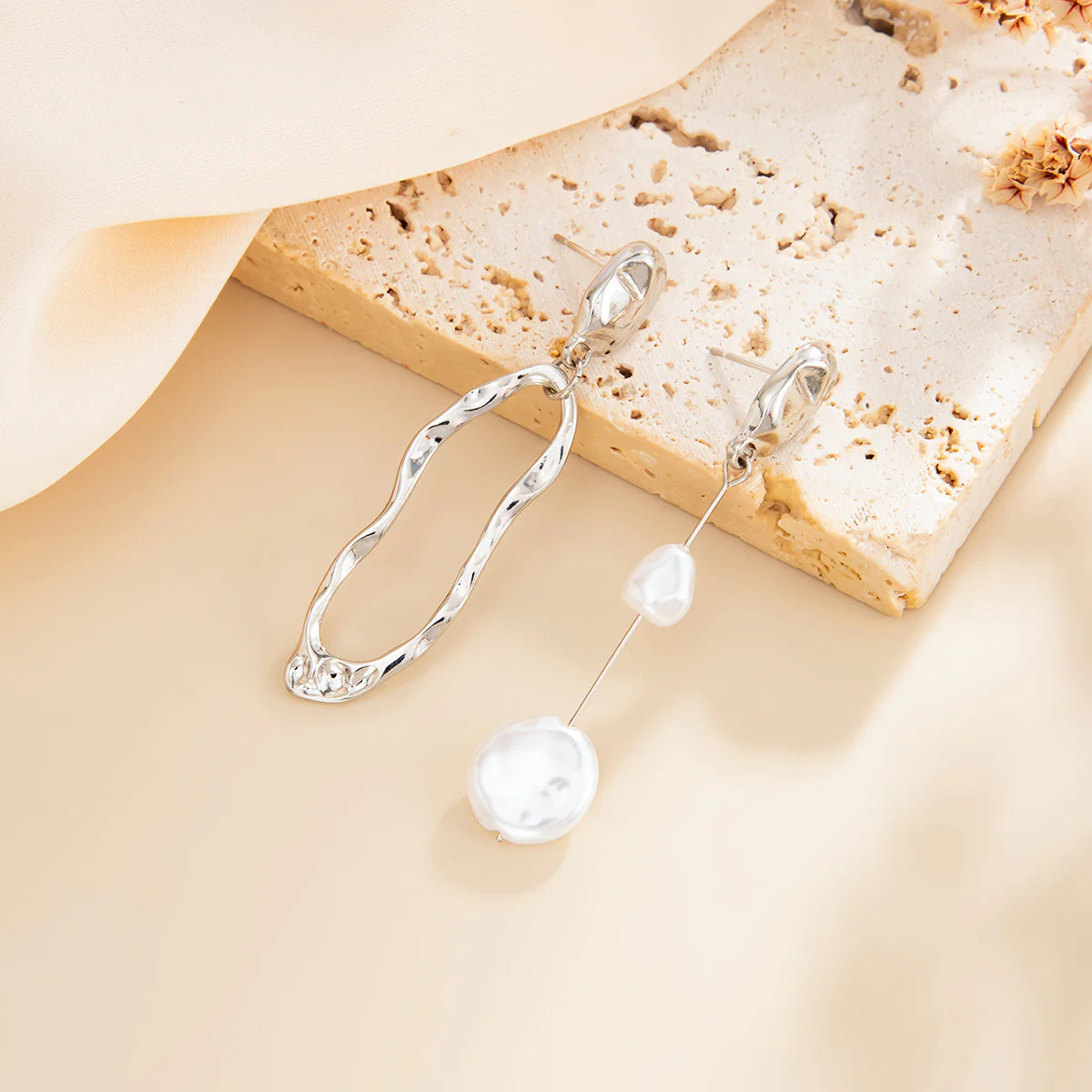 Retro Irregular Faux Pearl Long Metal Geometric Earrings - Image 15
