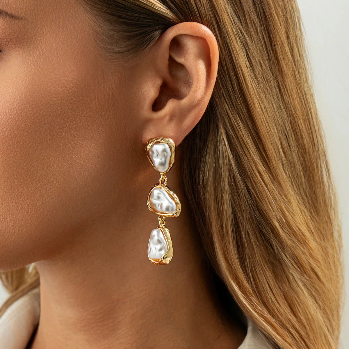 Retro Irregular Faux Pearl Long Metal Geometric Earrings - Image 2