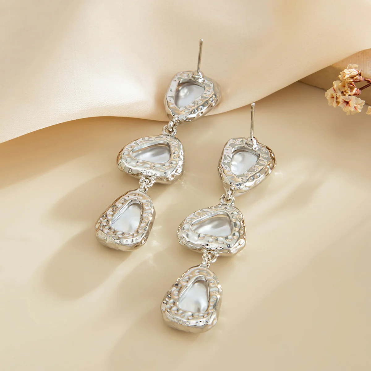 Retro Irregular Faux Pearl Long Metal Geometric Earrings - Image 8