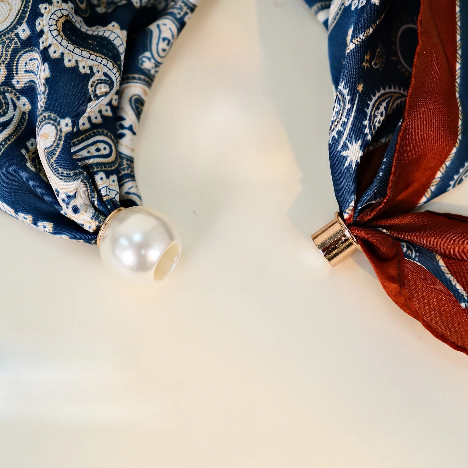 Retro Paisley Pearl Magnetic Buckle Neck Scarf - Image 5