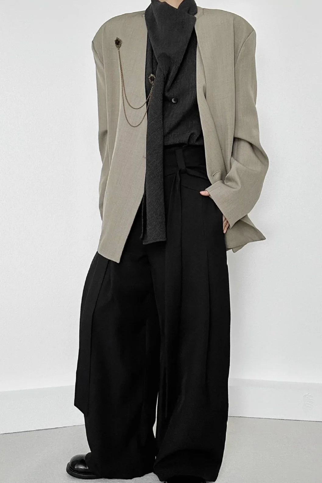 Ruched Ribbon Minimalist Chic Pants - Image 9