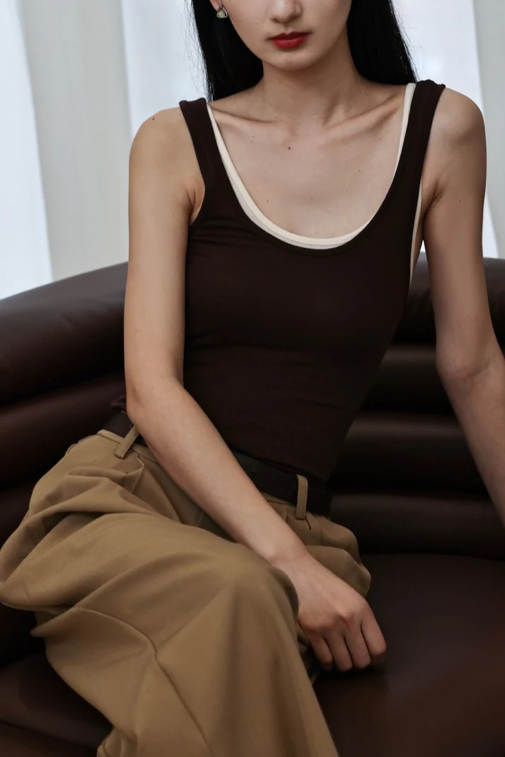 Sleeveless Wool Blend Knit Top - Image 3