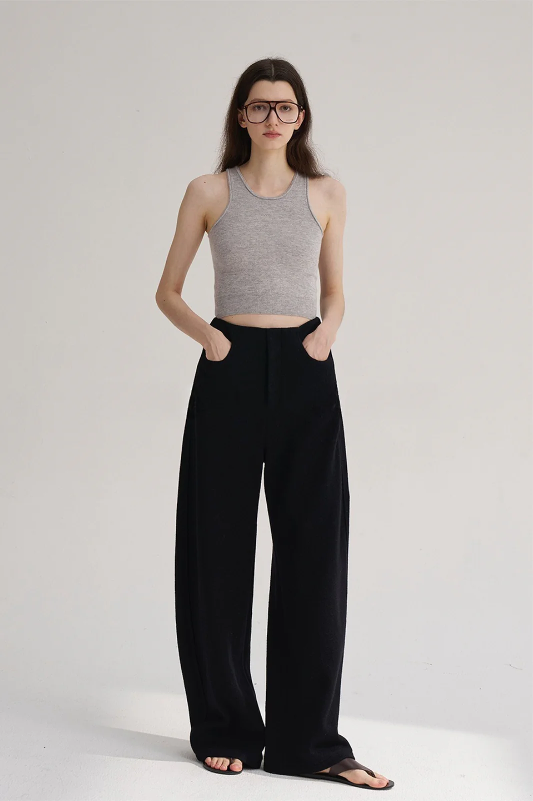 Slimming Narrow Curved Knit Pants - Image 5