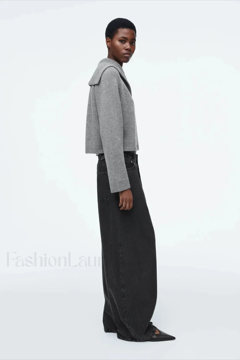 Spring Gray Crew-neck Knit Cardigan - Image 3