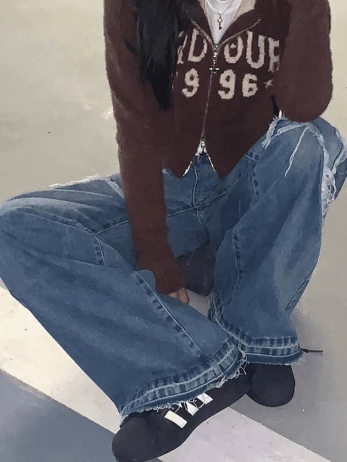 Star Patch Distressed Blue Boyfriend Jeans - Image 6