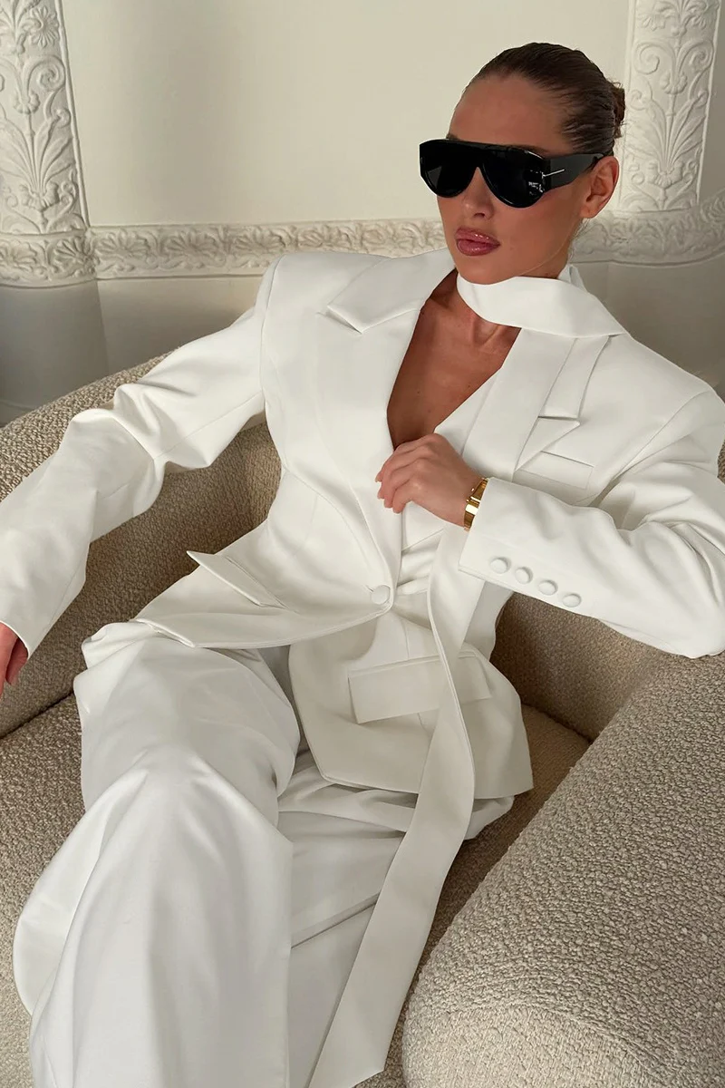 Tie-Waist Cropped Blazer - Image 4