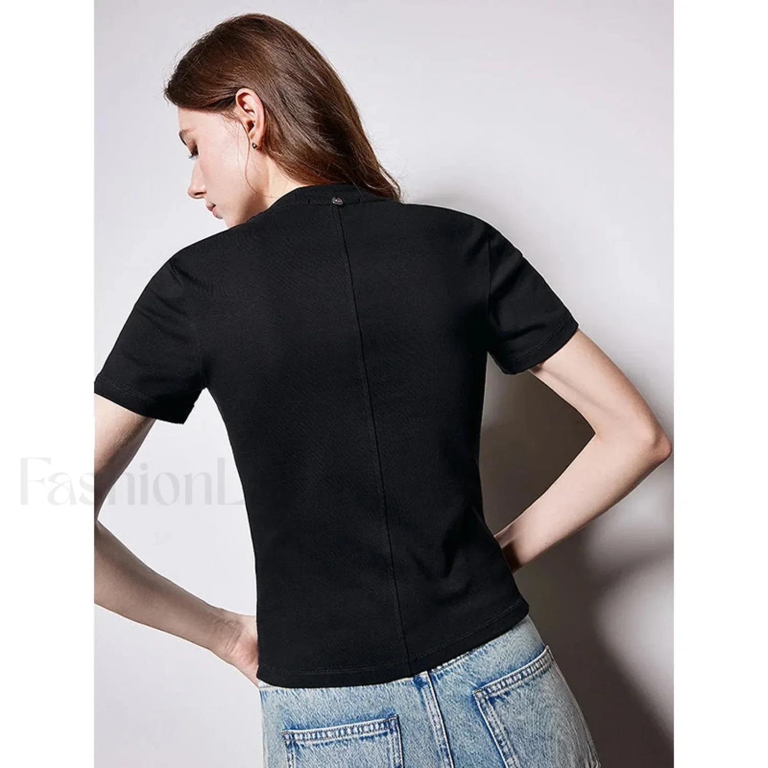 U-neck Slim Fit Pullover Cotton T-Shirt - Image 2