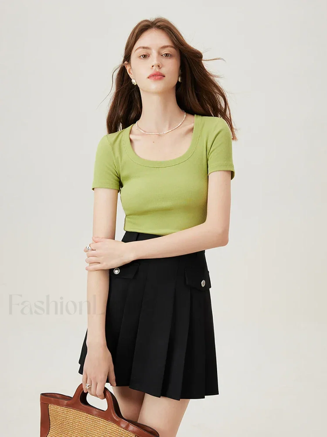 U-Neck Slim Thin Knitted T-Shirt - Image 6