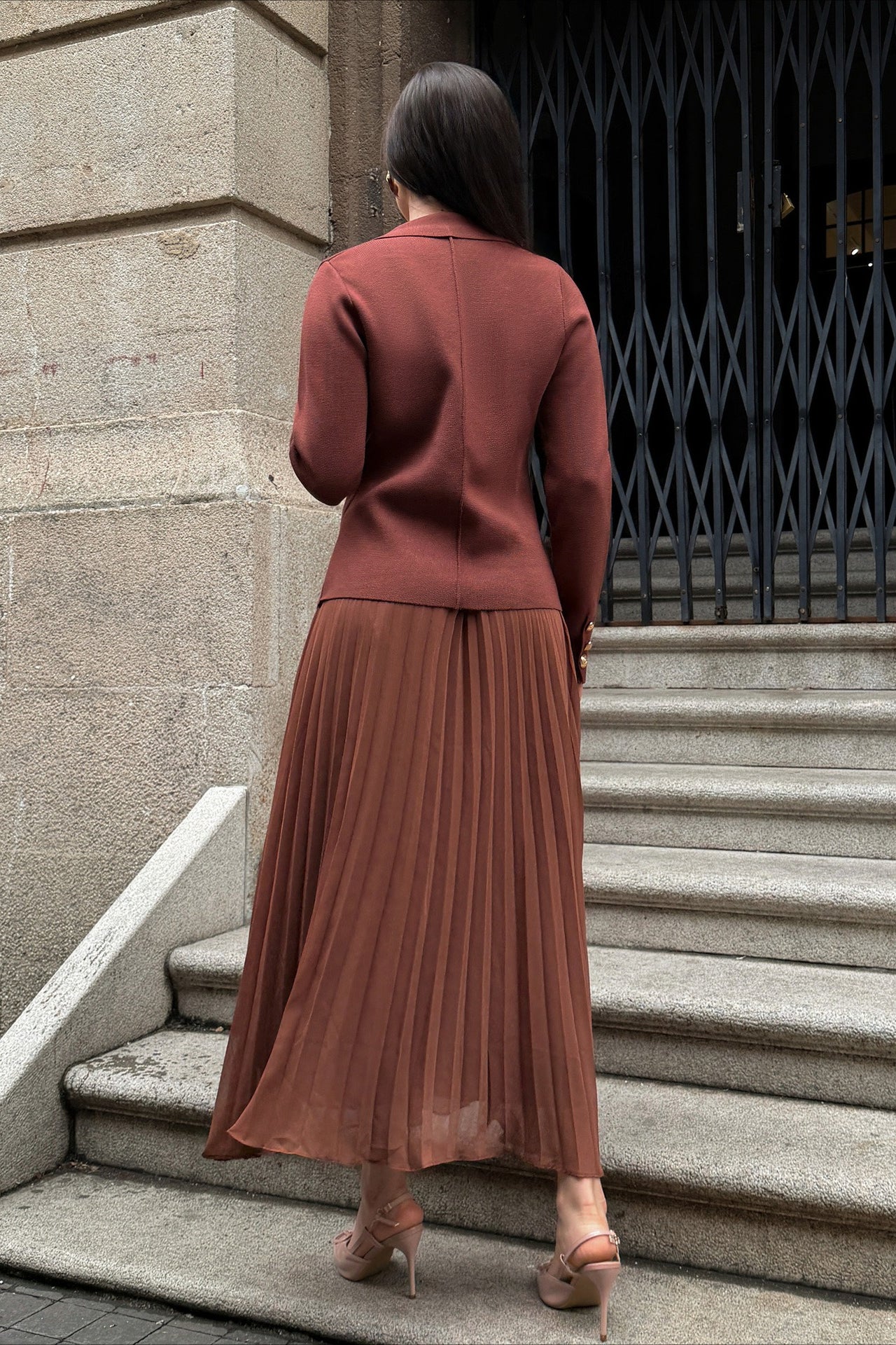 V Neck Double Breasted Knit Blazer Pleated Skirt Set - Image 3