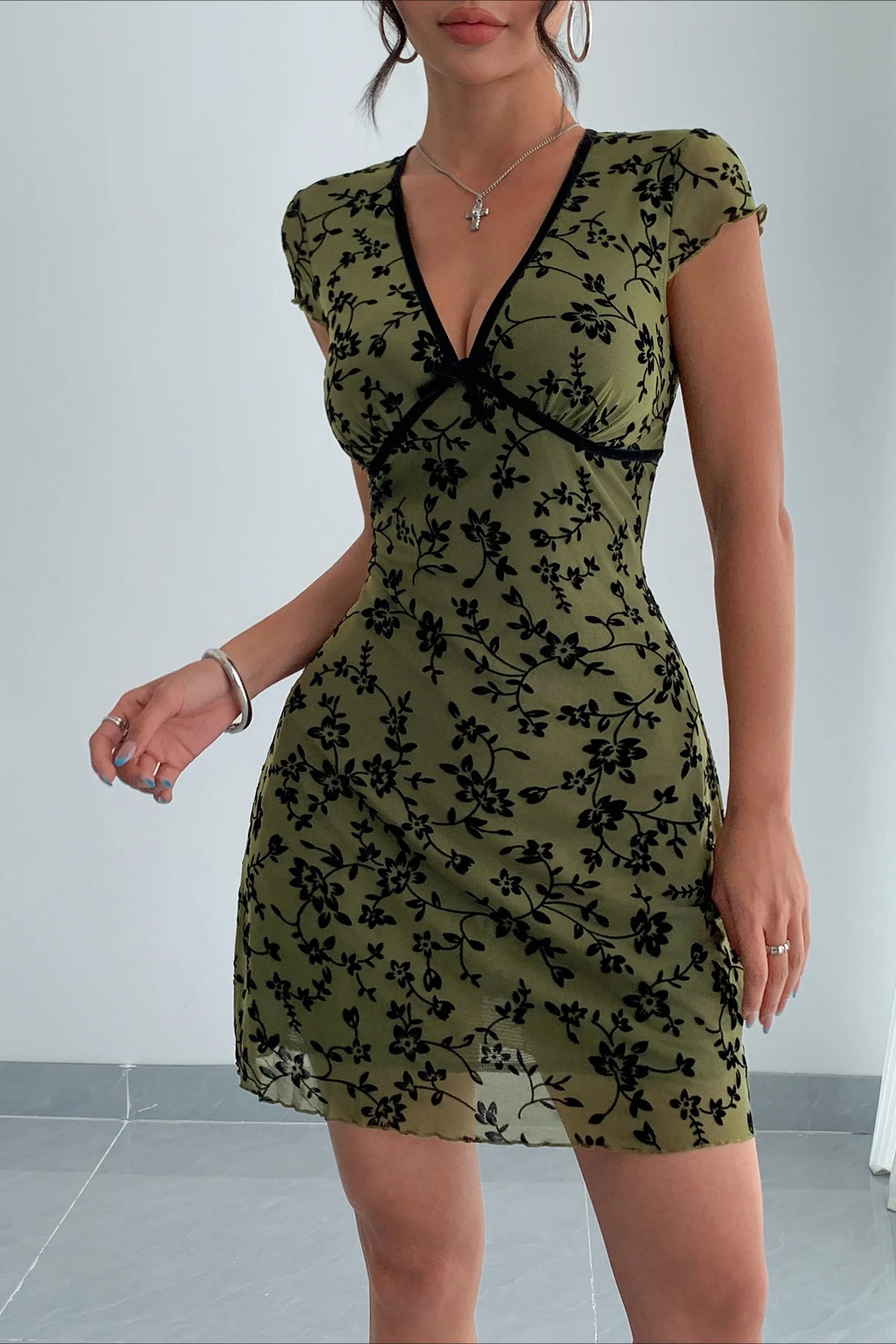 V Neck Embroidery Contrast Trim Floral Dress - Image 4