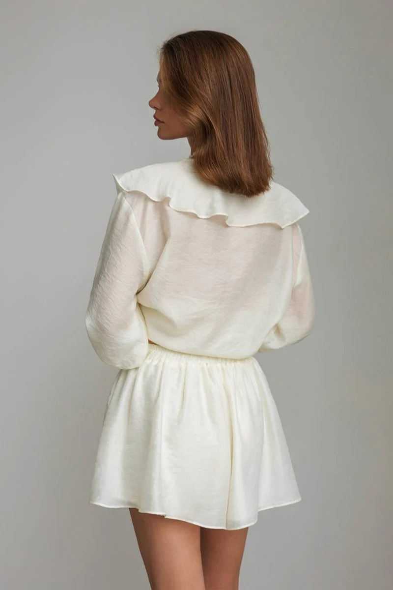 V Neck Ruffle Tie Front Blouse Shorts Set - Image 3