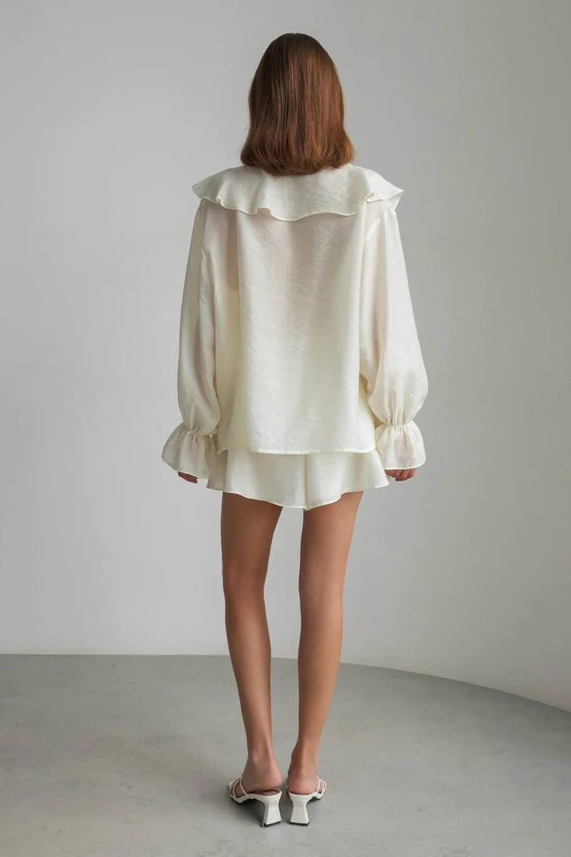 V Neck Ruffle Tie Front Blouse Shorts Set - Image 4