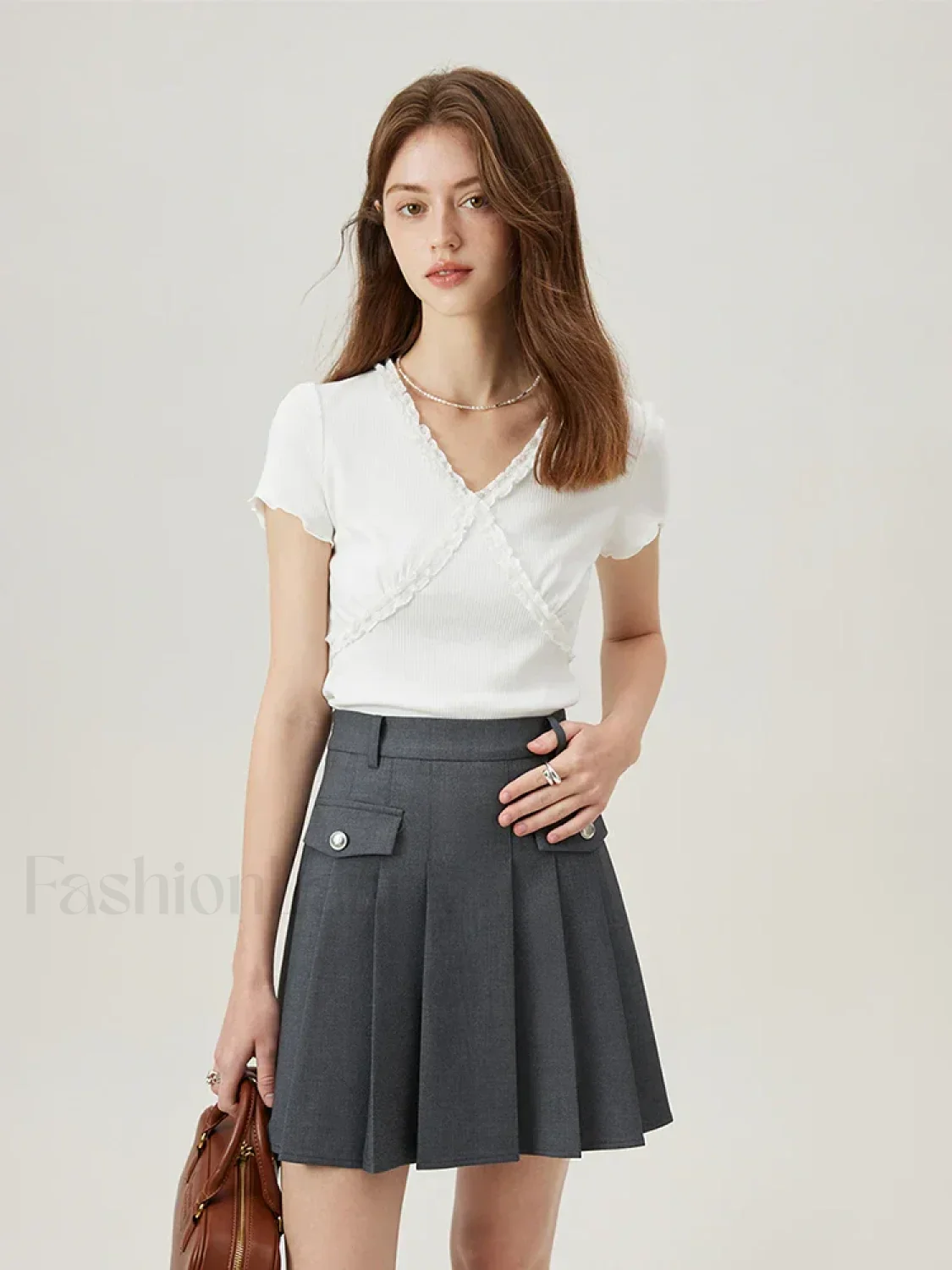 V-Neck Slim Lace Patchwork Knit T-Shirt - Image 4