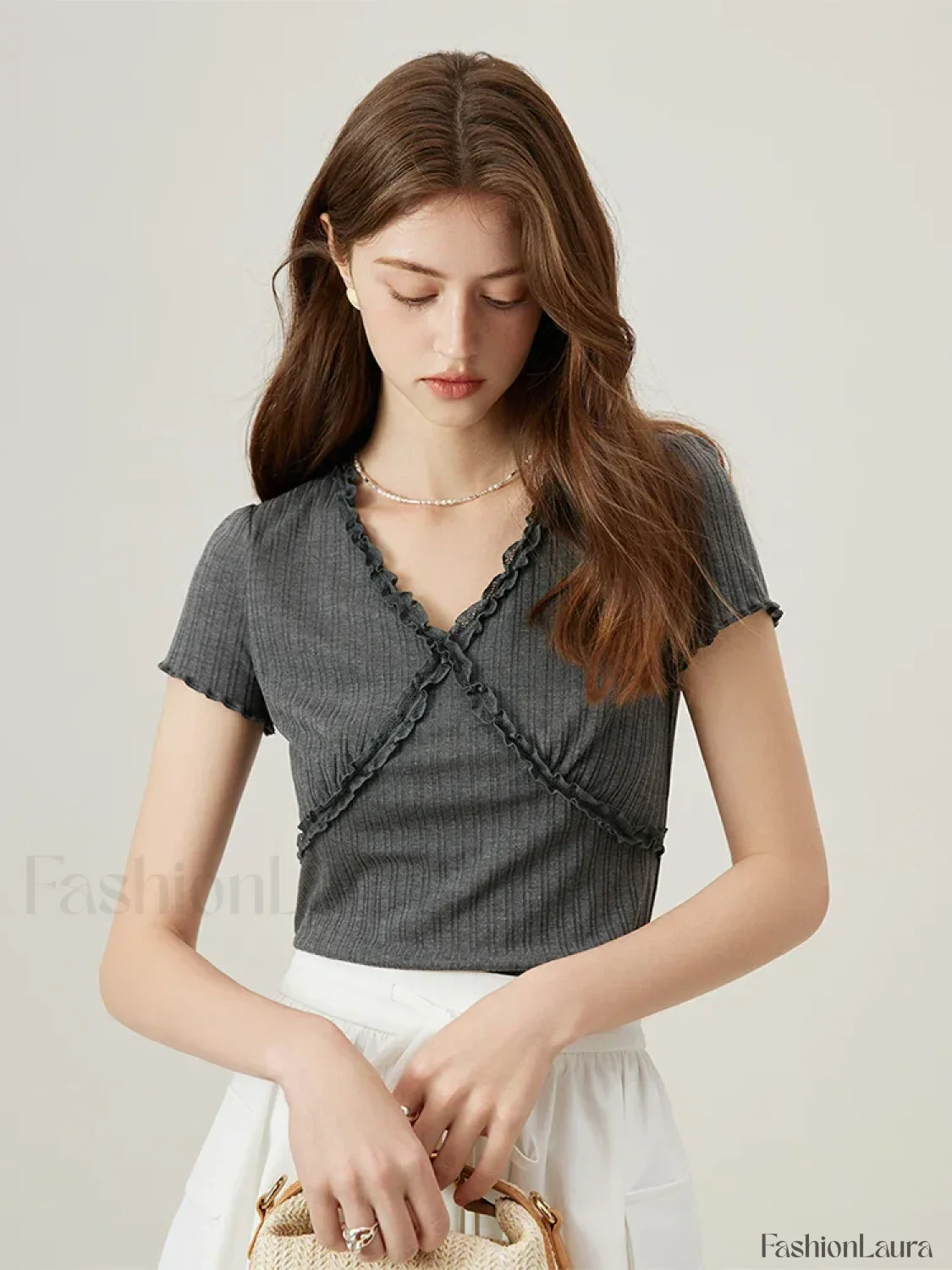 V-Neck Slim Lace Patchwork Knit T-Shirt - Image 9