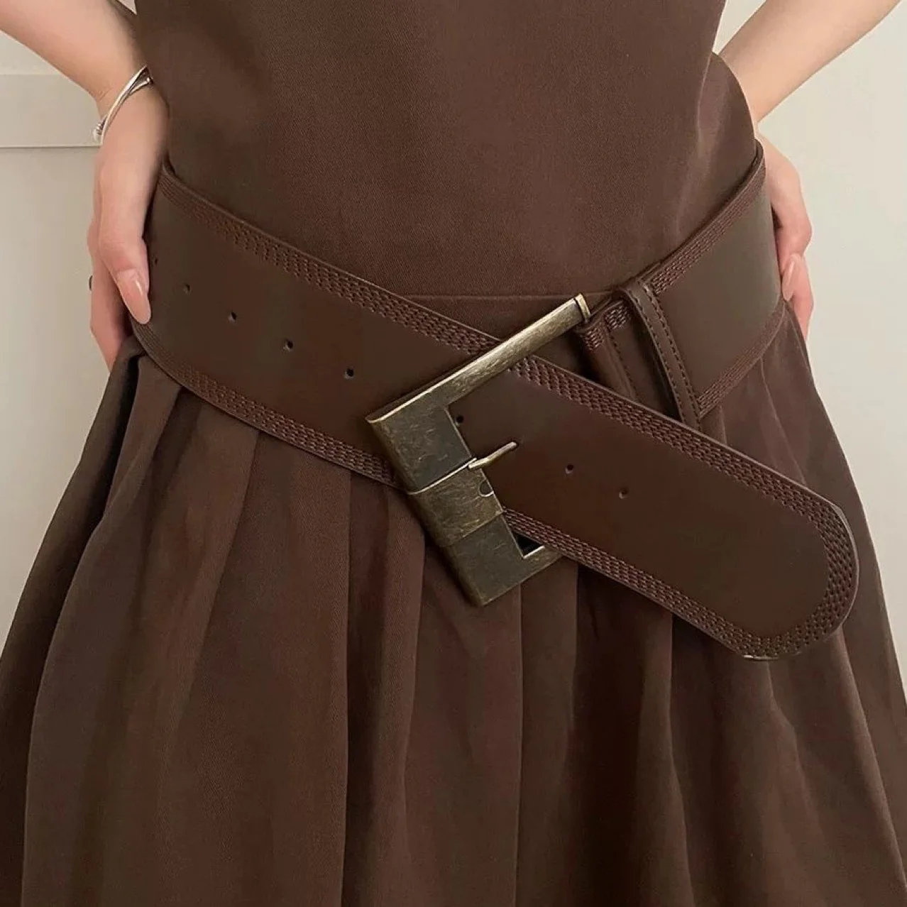Vintage Wide Brown Waist Belt - Image 3